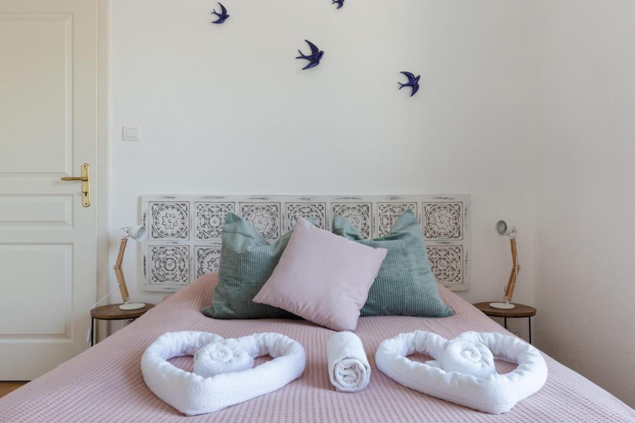 Travel Homes - The Nils, Cosy & Cute With Parking Apartment
