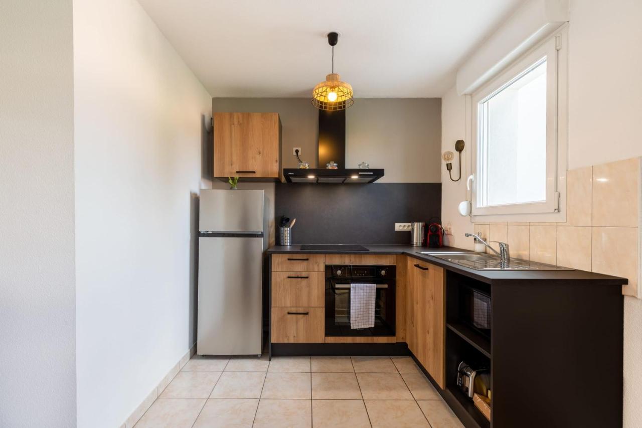 Apartment Travel Homes - The Nils, Cosy & Cute With Parking